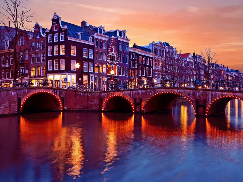 Canais de Amsterdã