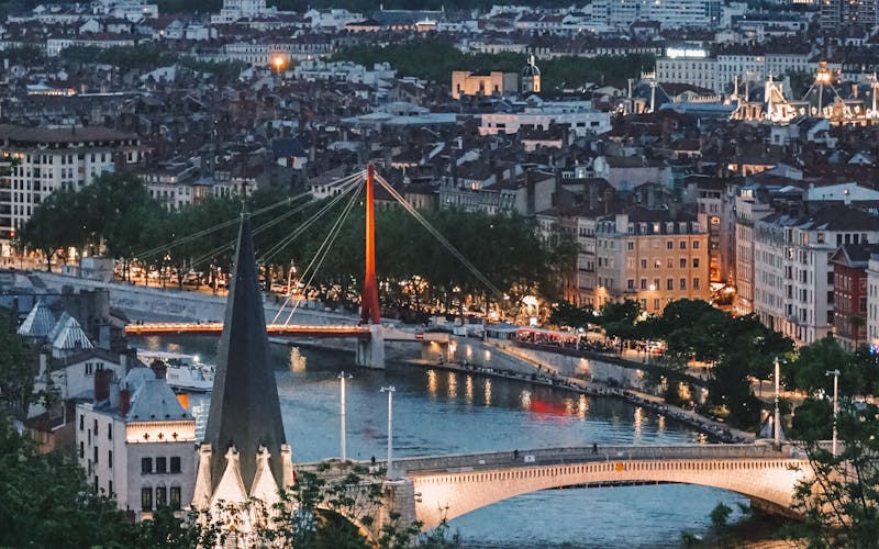 Lyon ao crepúsculo