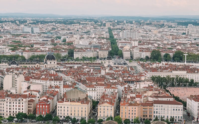 Catedral de Lyon e skyline