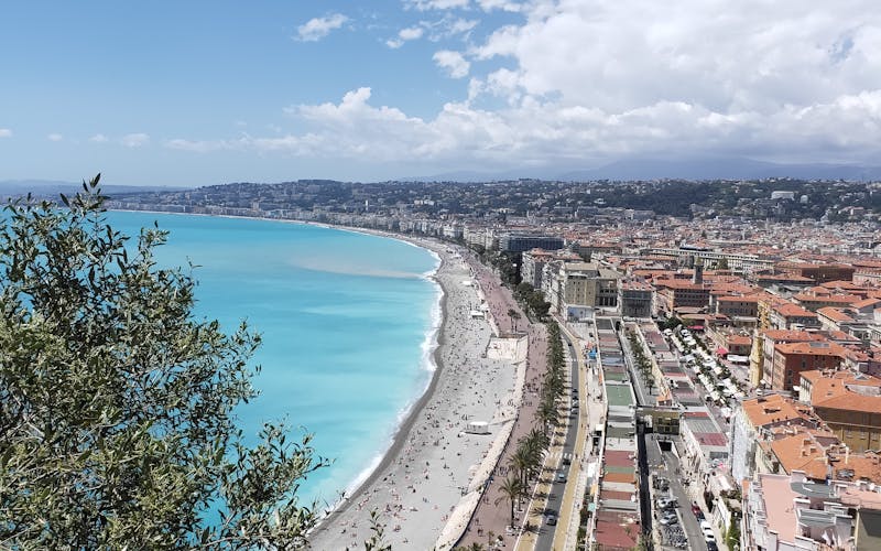 Vista aérea da costa de Nice
