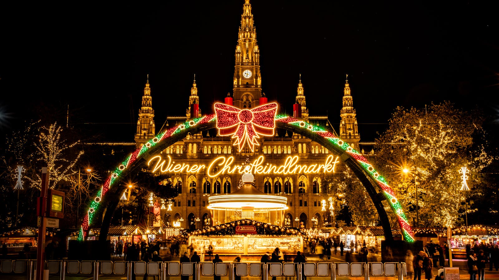 Natal na Europa — Quando as cidades se enchem de luzes, vinho quente perfuma o ar e cada praça vira cenário de conto de fadas